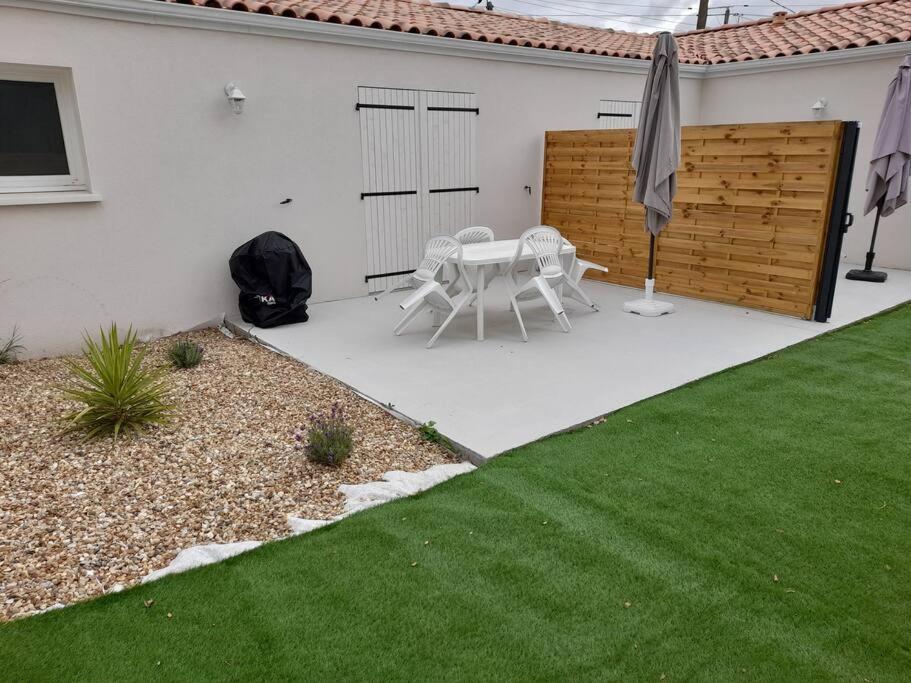 Le Logis De Gatseau Lägenhet Les Mathes Exteriör bild